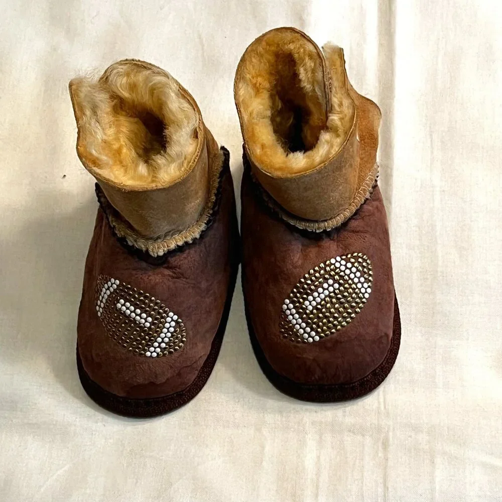 NWOT - baby football slippers-Bulrushes